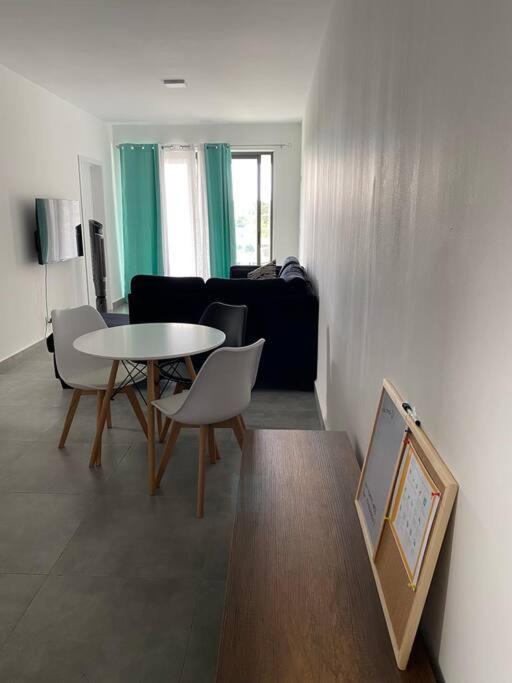 Flic-en-Flacq Sandstone Apartment A Walk To The Beach מראה חיצוני תמונה